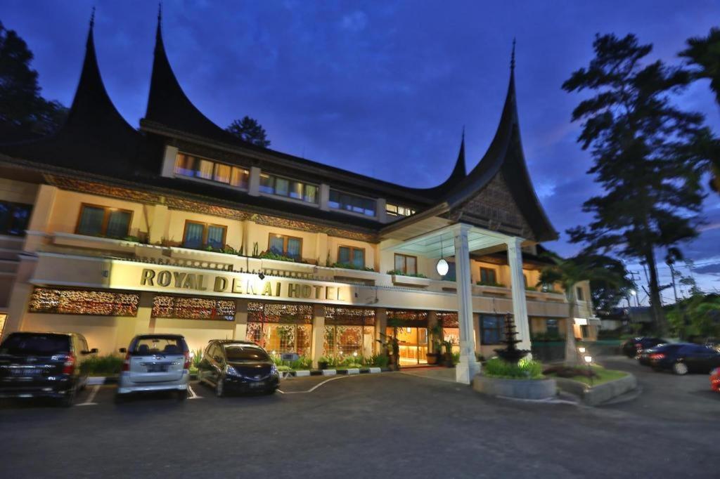 Royal Denai Hotel Bukittinggi Exterior photo