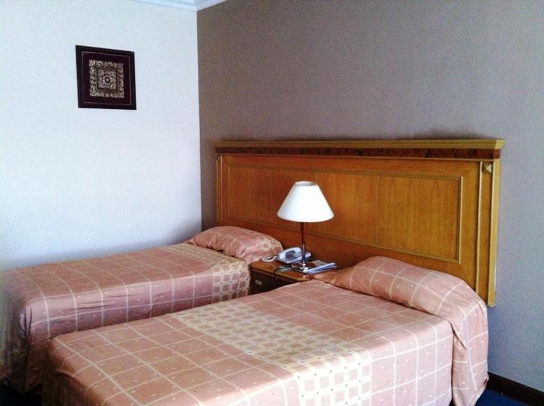 Royal Denai Hotel Bukittinggi Room photo