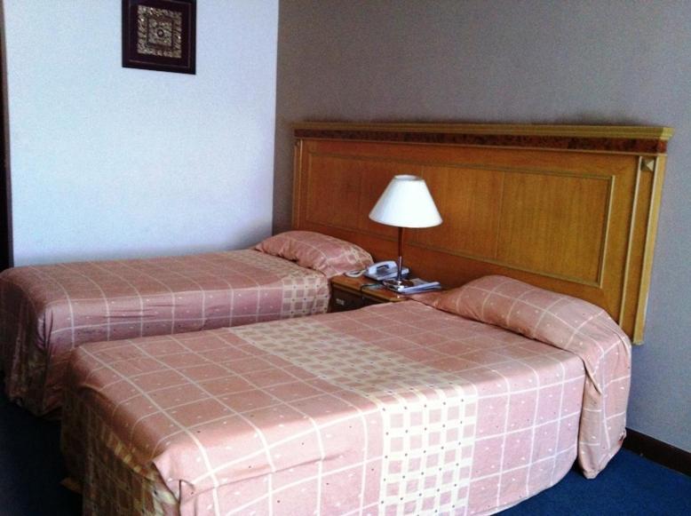 Royal Denai Hotel Bukittinggi Room photo