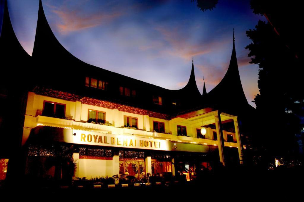Royal Denai Hotel Bukittinggi Exterior photo