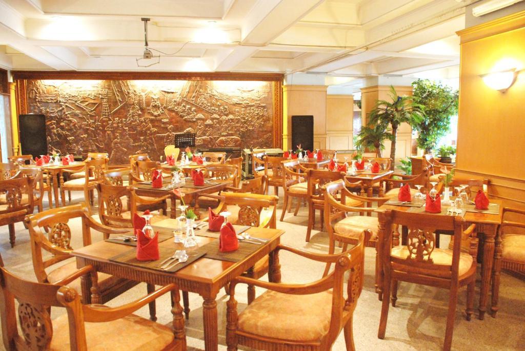 Royal Denai Hotel Bukittinggi Exterior photo