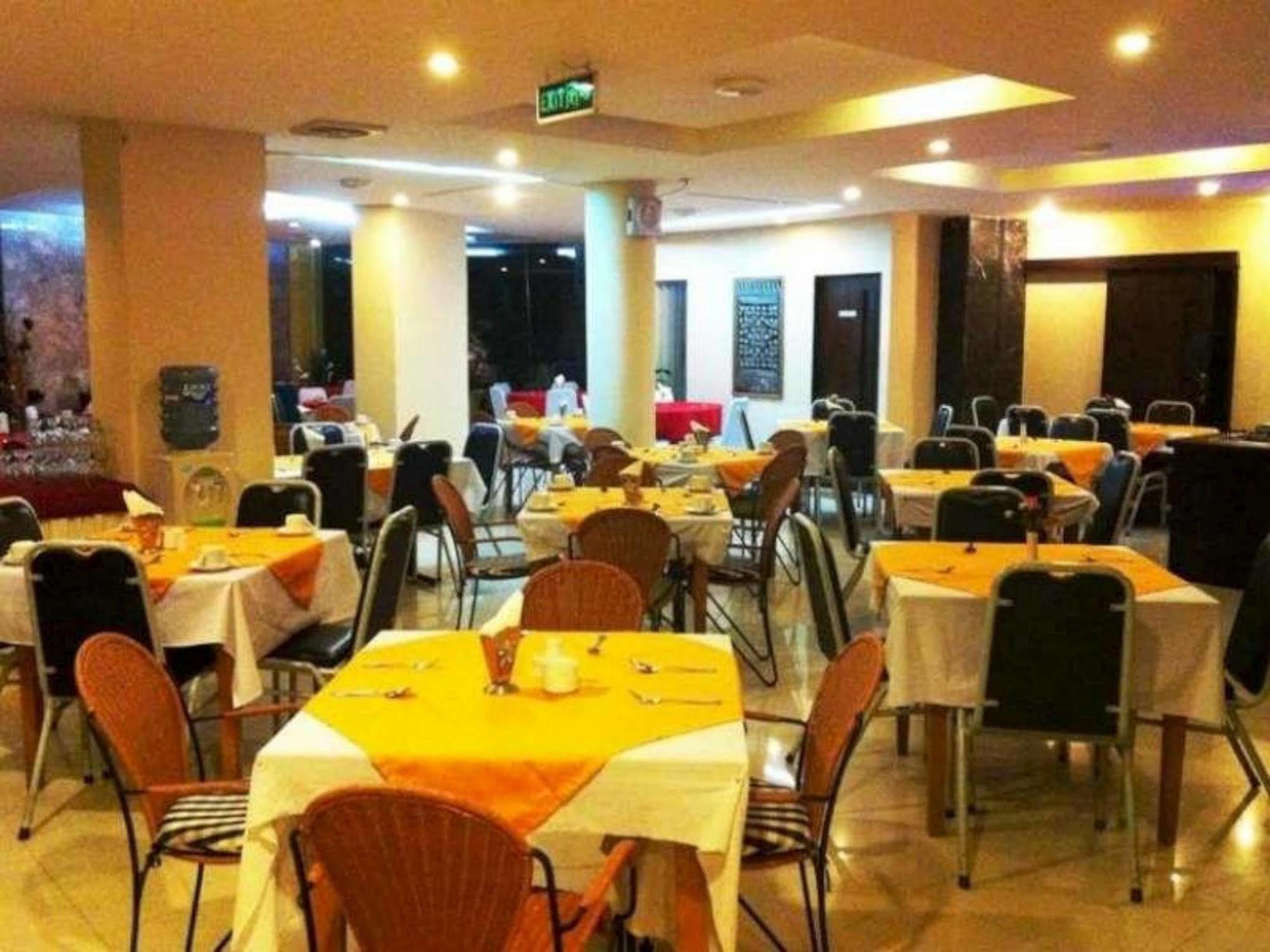 Royal Denai Hotel Bukittinggi Exterior photo
